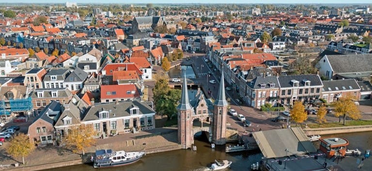 Bovenaanzicht op Sneek voor een makelaar in overige woningen